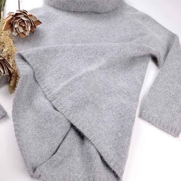 Rafaella Gray Angora Women's Cowl Neck Sweater Size Small - Picture 7 of 11